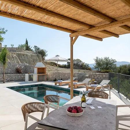 Massari Hills Luxury Living Villa Malónasz