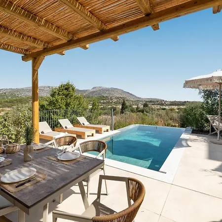 Massari Hills Luxury Living Vila *
